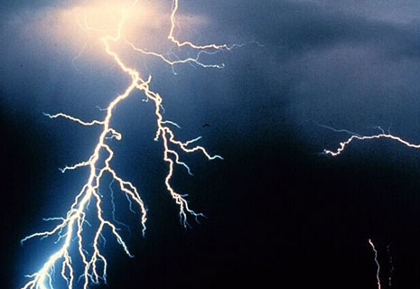 暴雨雷電來(lái)襲 安防監(jiān)控設(shè)備怎樣抵御？
